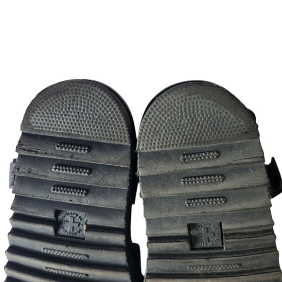 Dr Martens Vass Hydro Chunky Black Sandals with Adjustable Straps - Picture 6 of 14